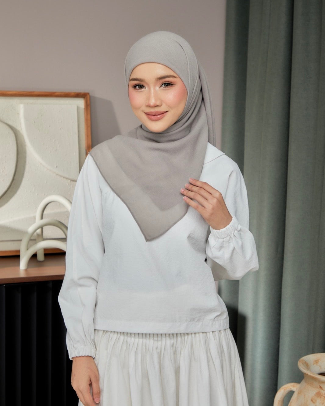 Hajra SQ in Mauve Grey