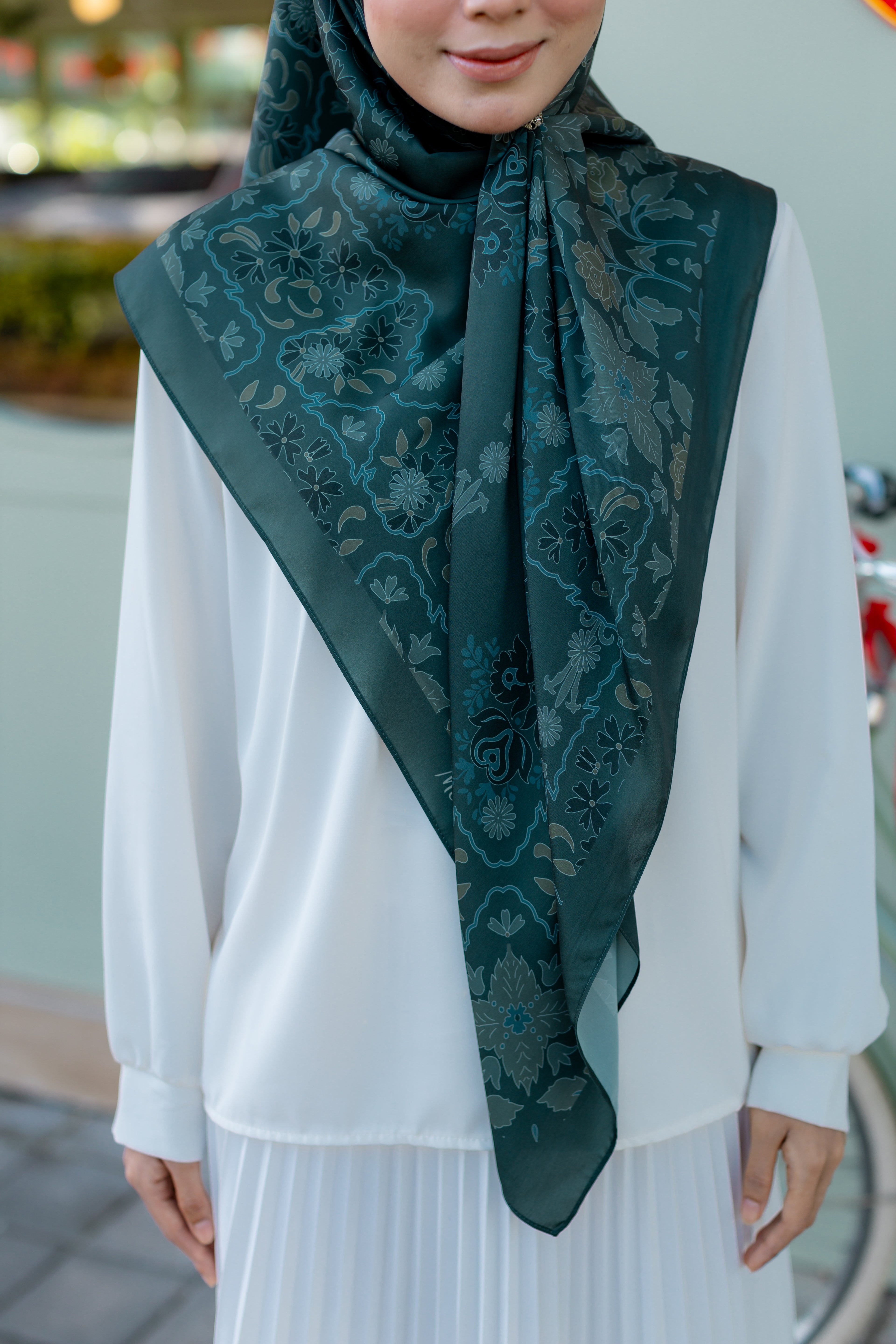 Suri in Bamboo Green