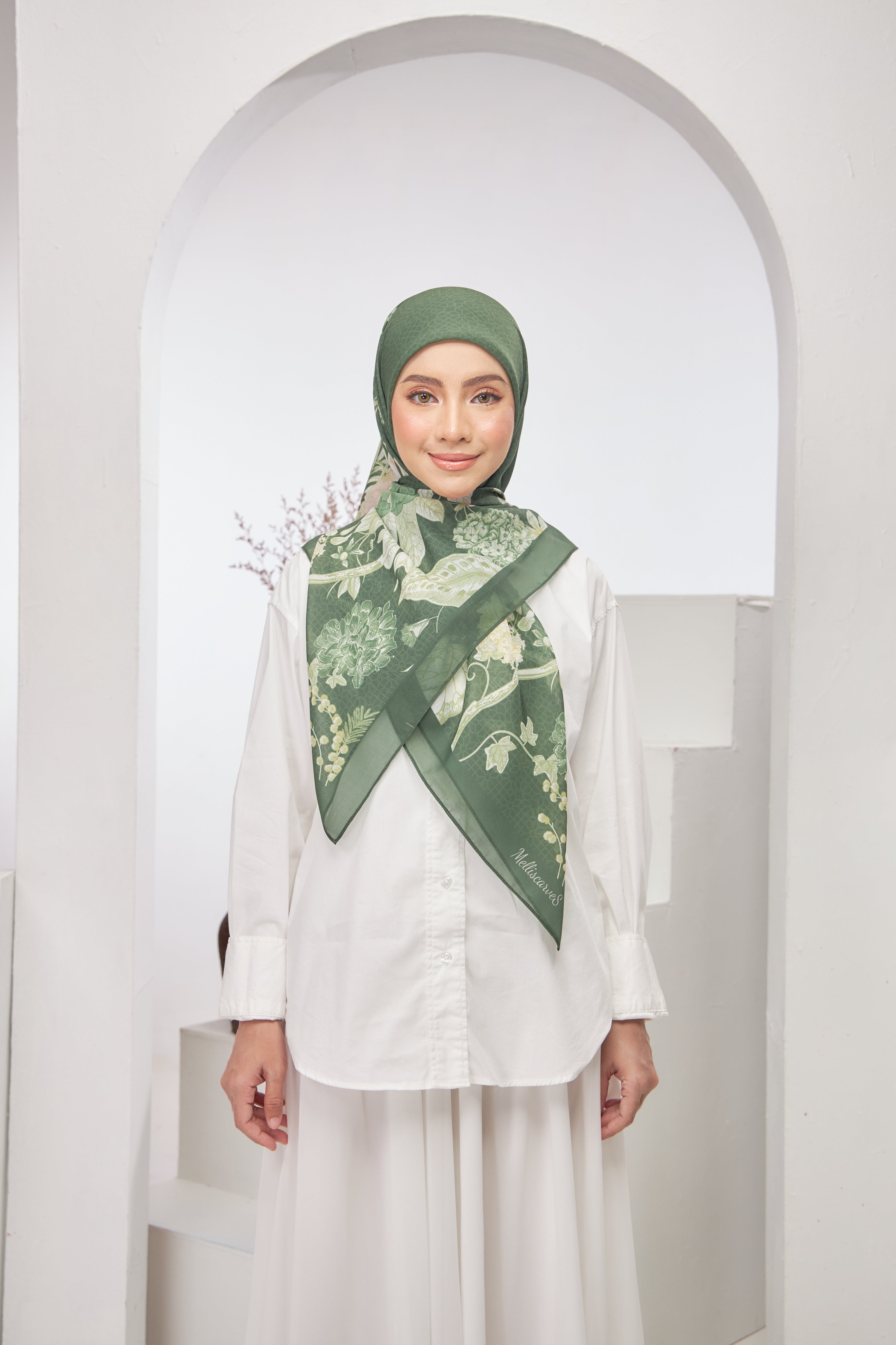 Lily in Imperial Green